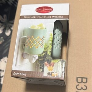 Soft Mint Pluggable Fragrance Warmer